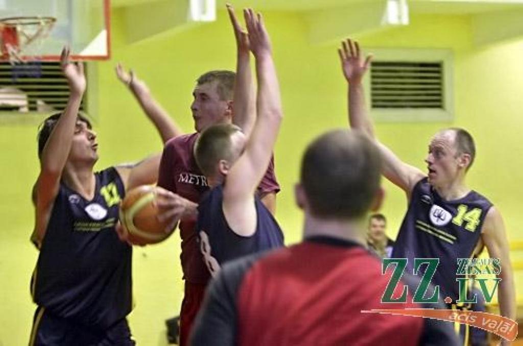 Basketbols. Otrajā grupā līderos «Rokiji», uzvar arī «Baikāls» (ar foto)