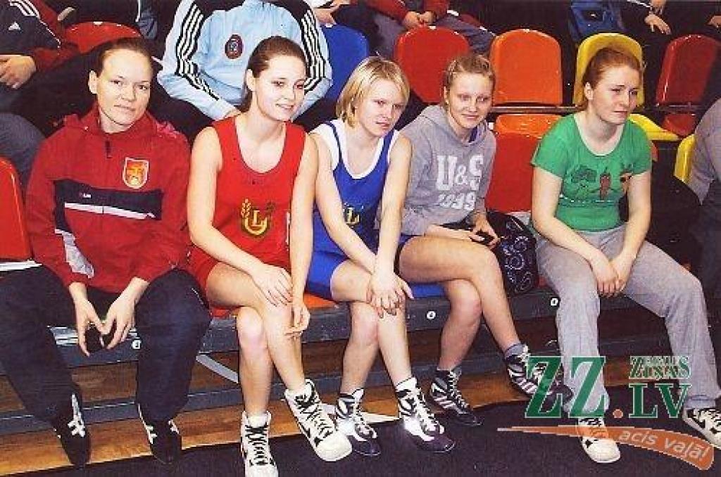 Brīvā cīņa. Jelgavniecēm un jelgavniekiem - Latvijas čempionāta medaļas Liepājā
