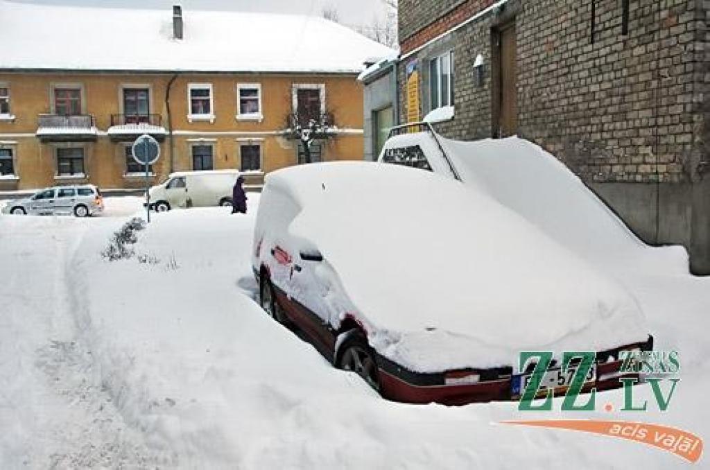 Jaunais gads sāksies ar kārtējo sniegputeni