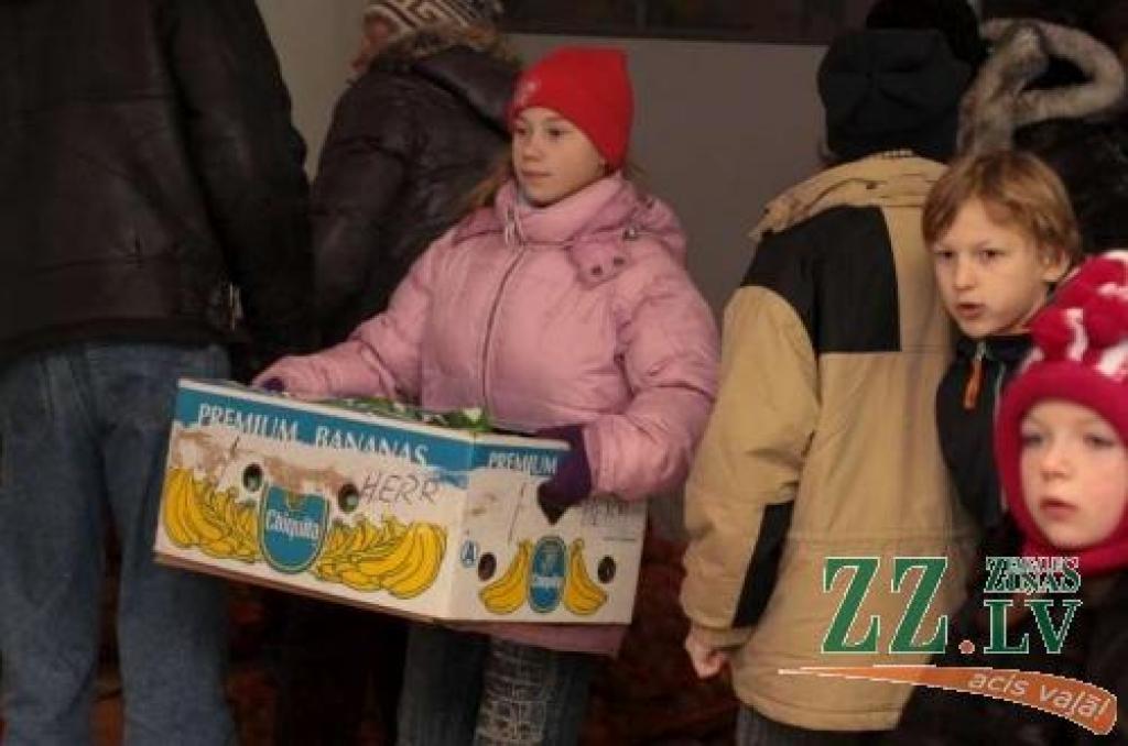 «Svētelī» ģimenes palīdz ģimenēm (ar foto)