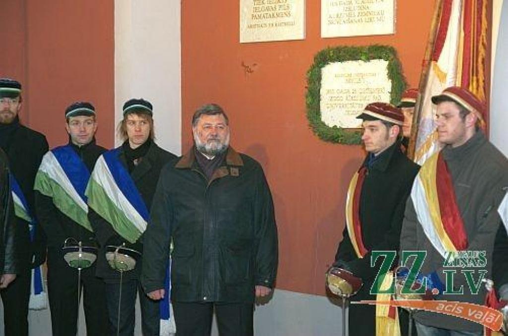 LLU ar piemiņas plāksni atzīmē augstākās izglītības pirmsākumus Latvijā