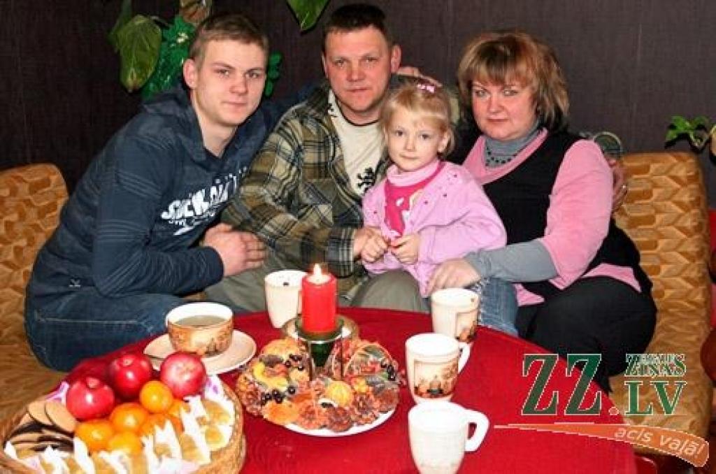Ceturtdien «Zemgales Ziņās»: Ziemassvētku kopā būšanas prieks