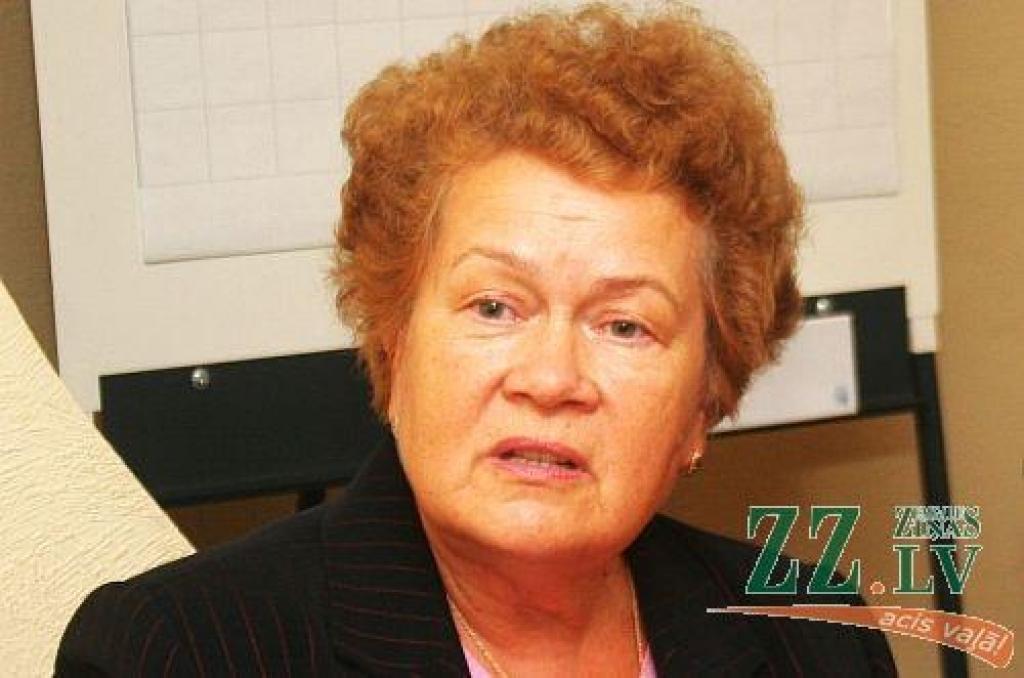 Lai izbēgtu interešu konflikta, VID Ļubļinskai liek izvēlēties – JAP vai «Intransserviss». Pašvaldība nepiekrīt VID, ka Lubļinska ir valsts amatpersona