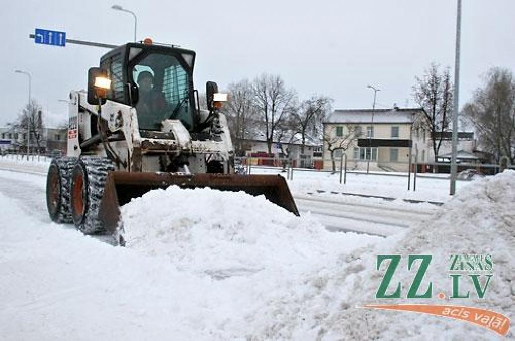 Brīvdienās palaikam snigs, kļūs vēsāks