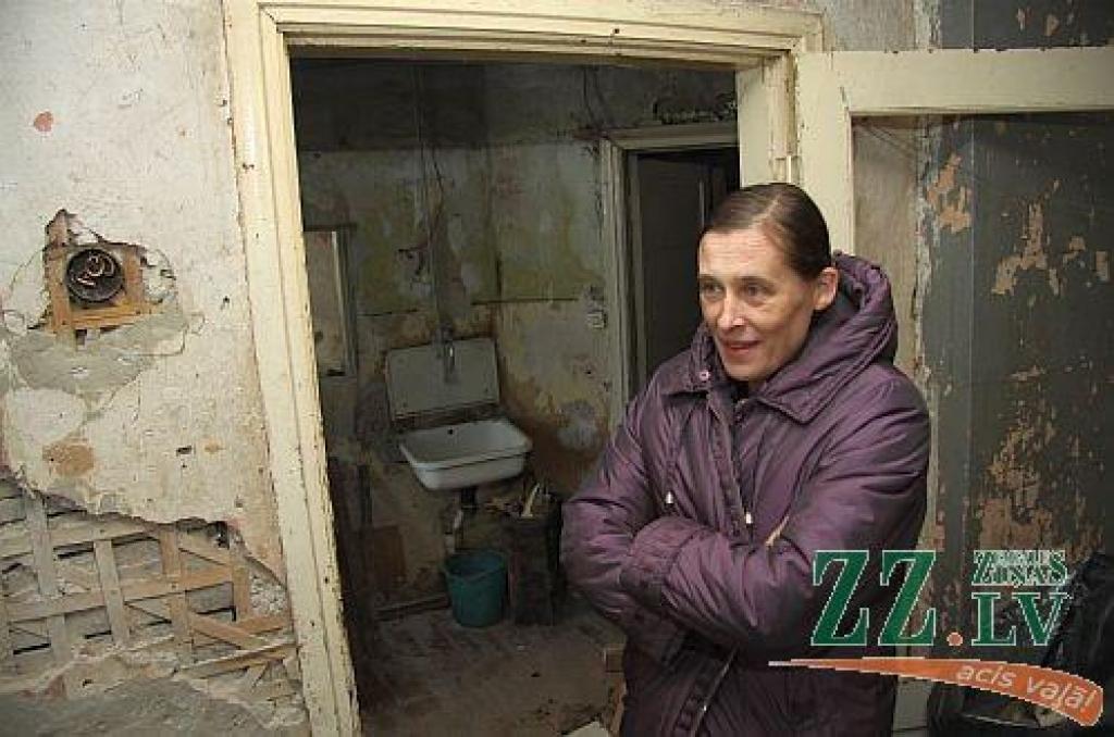 Sestdienas «Zemgales Ziņās»: Rožu ielas graustā vien «uzprišina» iekštelpas