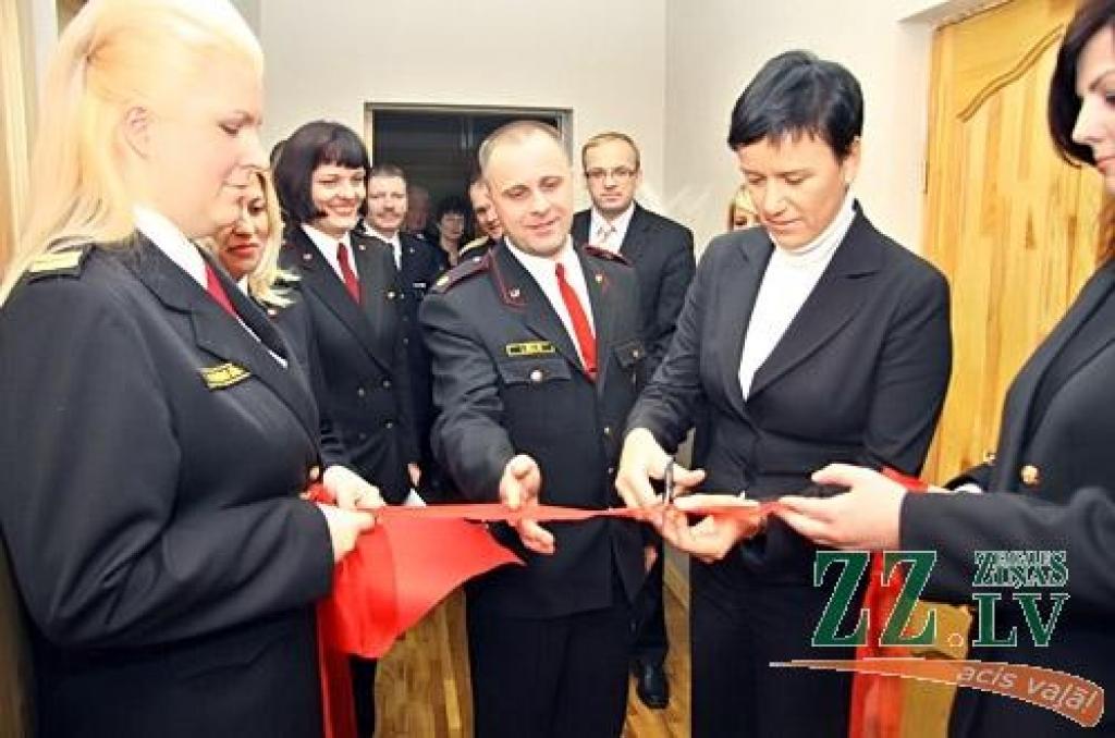 Jaunā «112» sakaru centra meitenēm novēl mazāk darba (papildināta; ar foto)