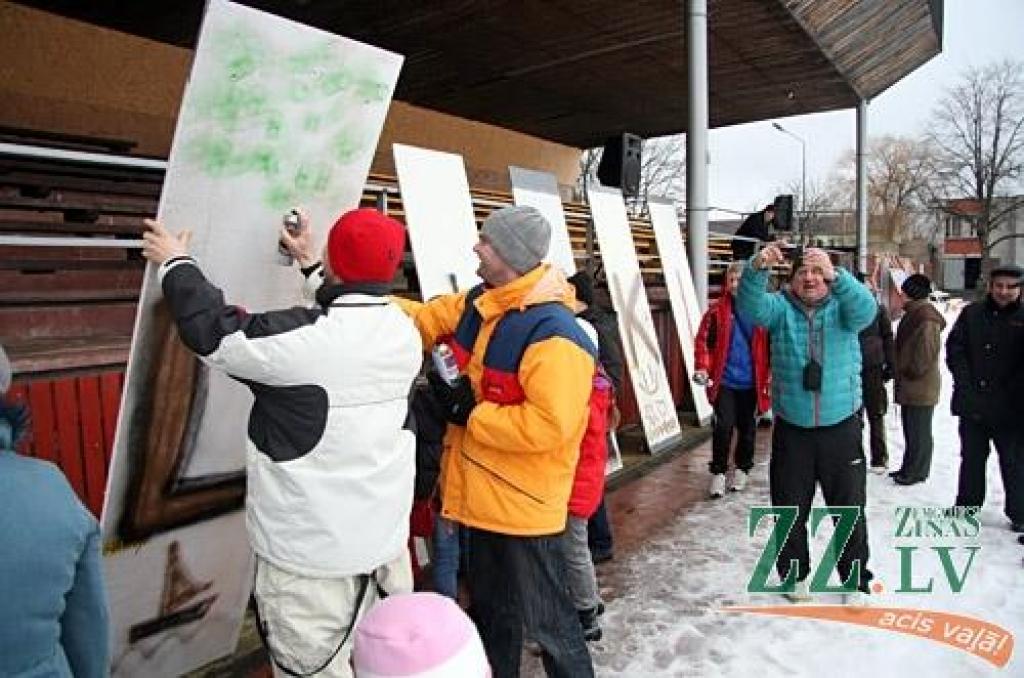 FOTO: Ozolniekos atvadās no ziemas