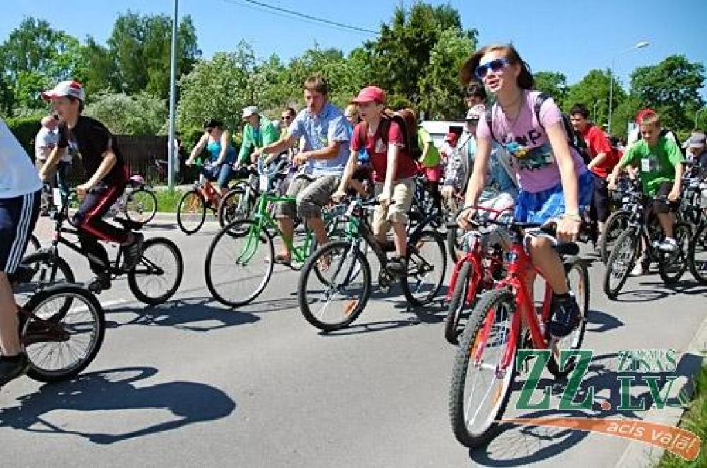 FOTO: Dalībnieku rekords Vienotības velobraucienā