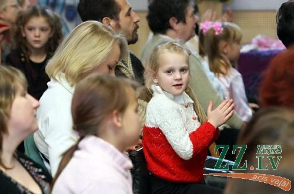 FOTO: Novads pateicas audžuģimenēm