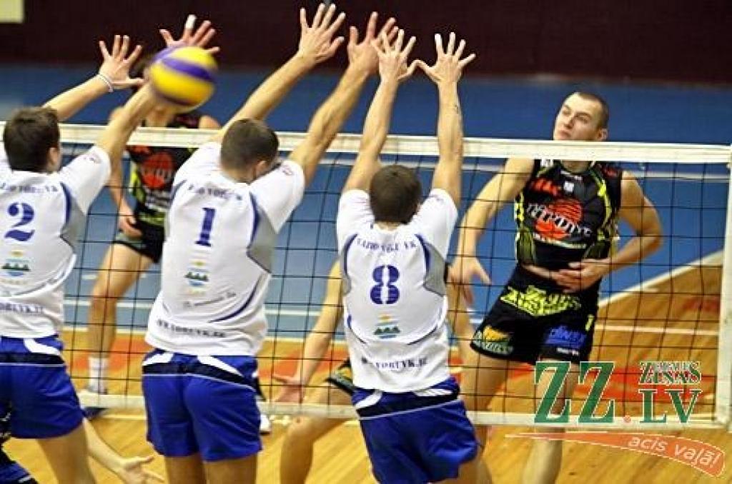 Volejbols. «Schenker» līgas spēlēs Ozolniekos un Jelgavā uzvar mājinieki (ar foto)