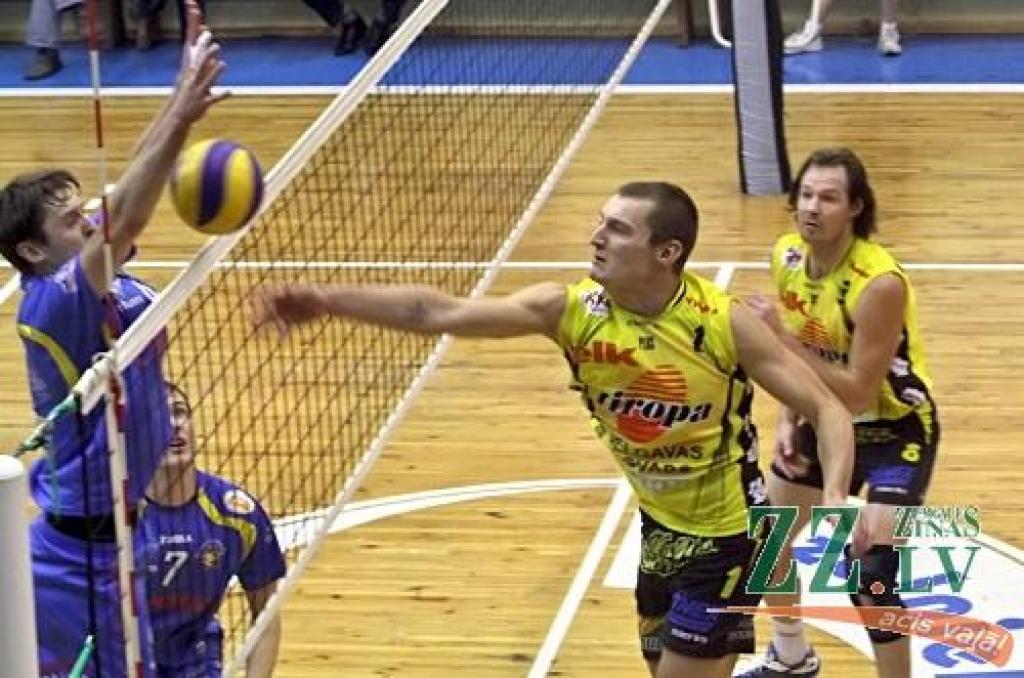 Volejbols. «Ozīši» piecos setos piekāpjas Pērnavas klubam (papildināta fotogalerija)