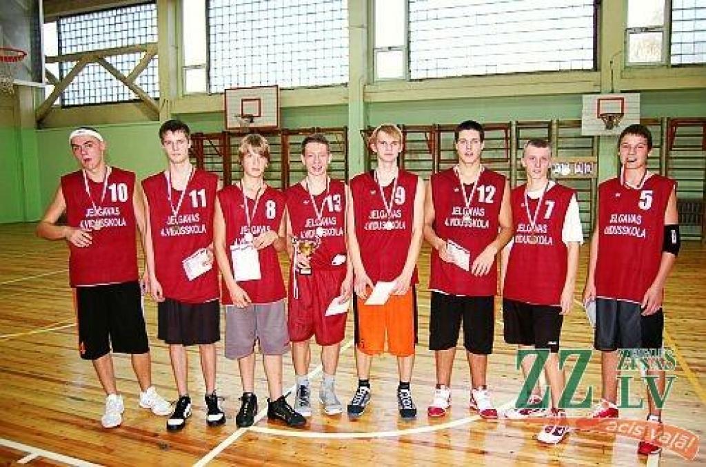 Basketbols. Reģiona finālā tiek Valsts ģimnāzija un 4.vidusskola