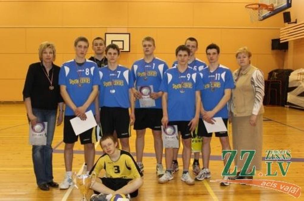 Volejbols. Novadu komandai – jaunatnes čempionāta sudrabs