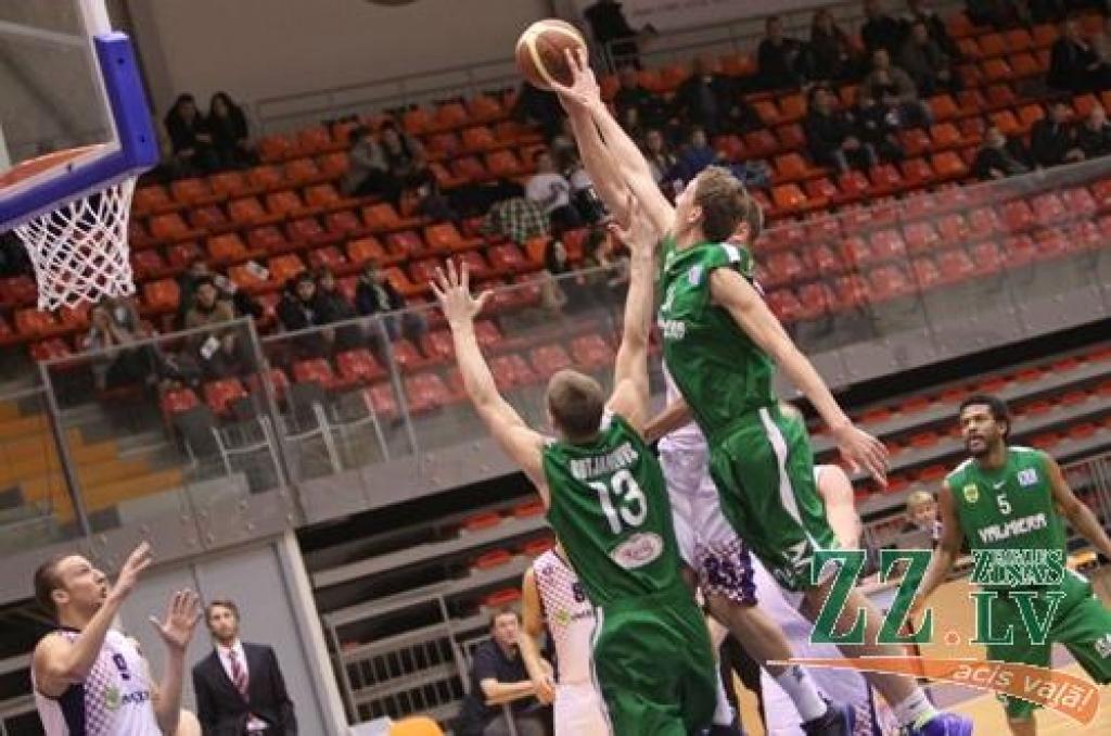 Basketbols. BK «Jelgava» līdz panākumam nedaudz pietrūkst – zaudējums «Valmierai» 84:86 (ar foto)