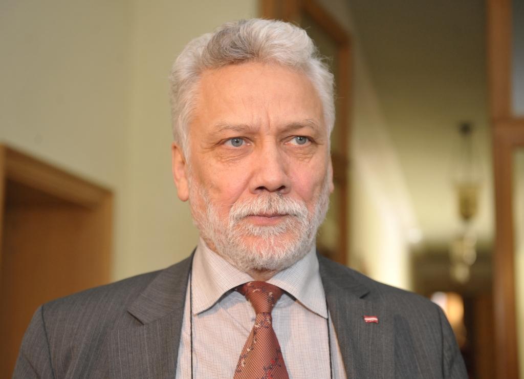 Feiferis: Valdība nepieļaus referendumu par eiro ieviešanu