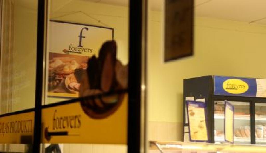Papildināta - PVD: zirgu gaļu konstatē arī Forevers gaļas maizē un tējas desā