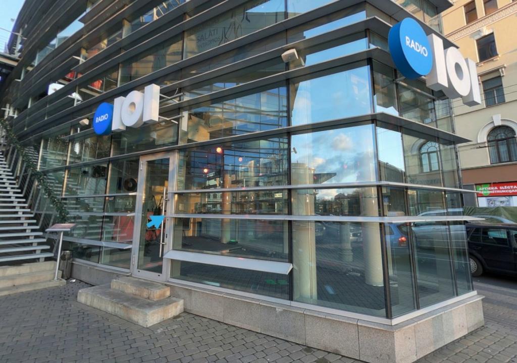 Mēneša beigās izsolē varēs iegādāties Radio 101