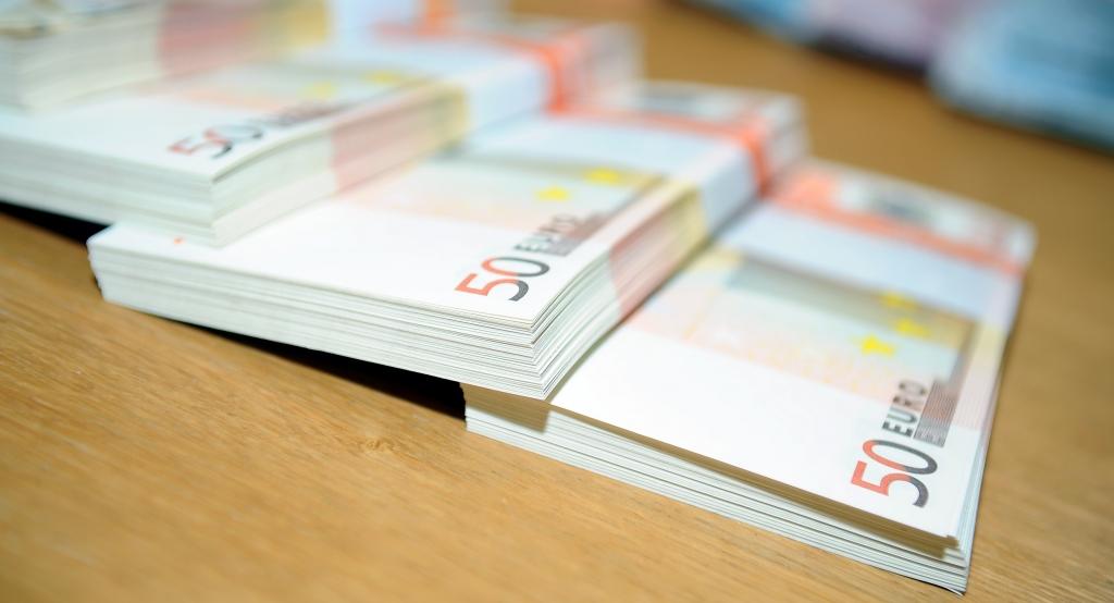 Trīs gados nerezidenti Latvijā investējuši vairāk nekā 300 miljonus latu