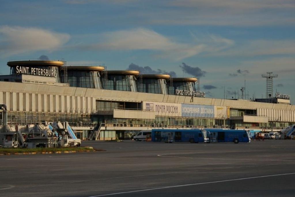 Papildināta - Pulkovo lidosta pēc ārkārtas situācijas atsāk ikdienas darbu