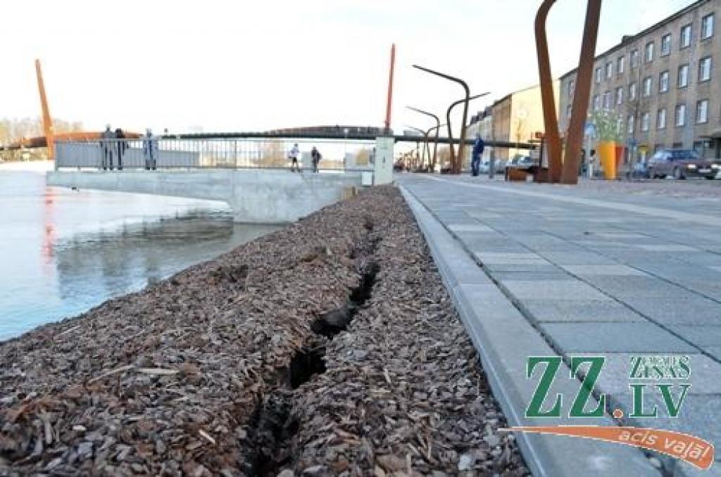 Palu radītos zaudējumus Čakstes bulvārī vēl vērtēs