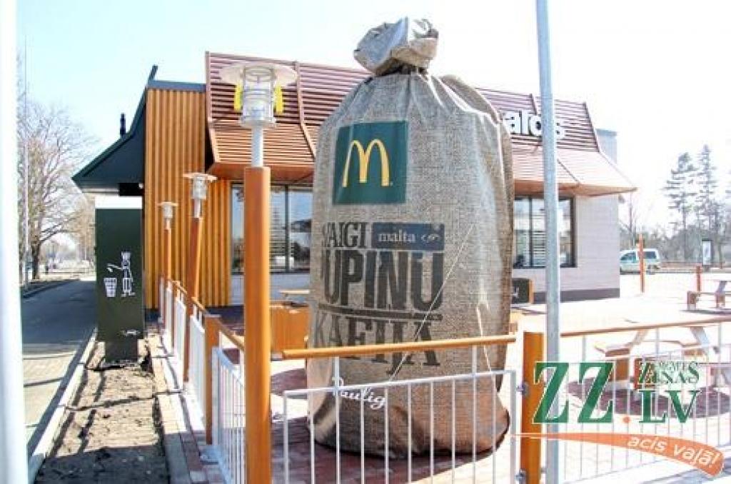 Kafijas pupiņu maiss Brīvības bulvārī būs tikai līdz mēneša beigām