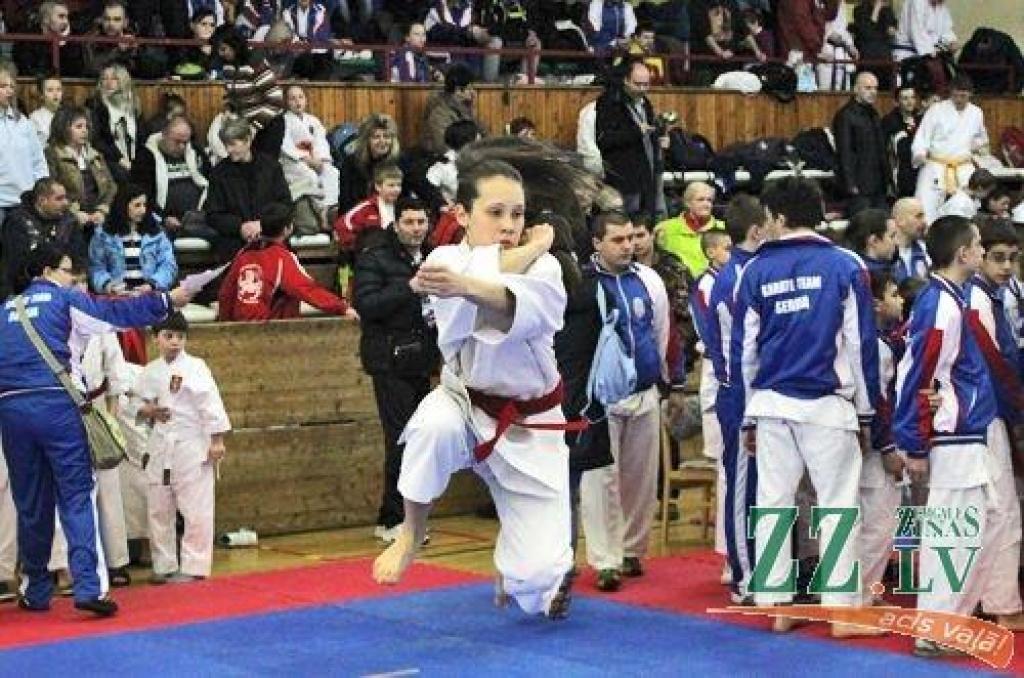 Karatē. Jelgavniekiem medaļas Eiropas «Shotokan» čempionātā (ar foto)