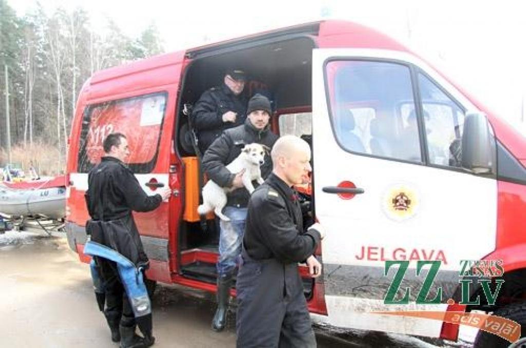 Kooperatīvā «Ziedonis» no mājas evakuēta sešu cilvēku ģimene un trīs mājdzīvnieki (ar foto)