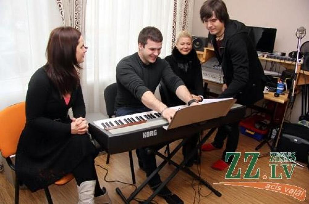 Piektdien «Zemgales Ziņās»: «Tirkizband» spēks – oriģināldziesmās; ES fondu nauda – negodīgos iepirkumos, dārgā kafijā un pārspīlētās algās; Caunem sapulcē piedāvā ostīt krāna ūdeni; septiņu gadu pamestība Meitenē