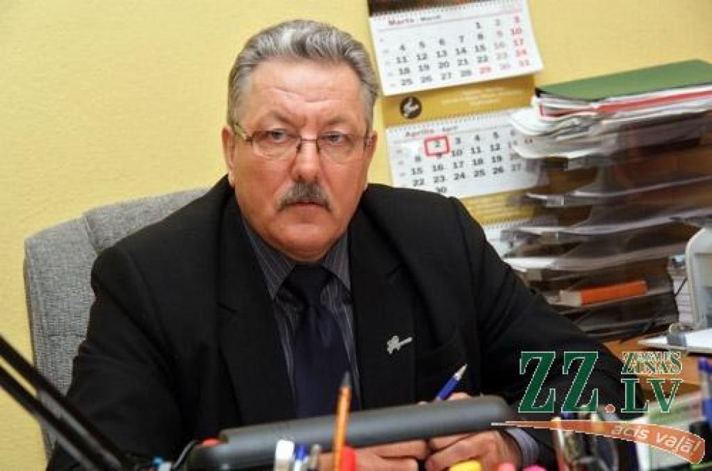 Ceturtdien «Zemgales Ziņās»: Vanags piecos gados Pašvaldības policijā radījis daudz jaunu amatu paziņām, jo paša darbiniekiem trūkstot atbildības; «Latio namsaimnieks» tiesā pret Jelgavas Domi; zemnieki vispirms sāk «ražot» naudu, par smakām piemirst