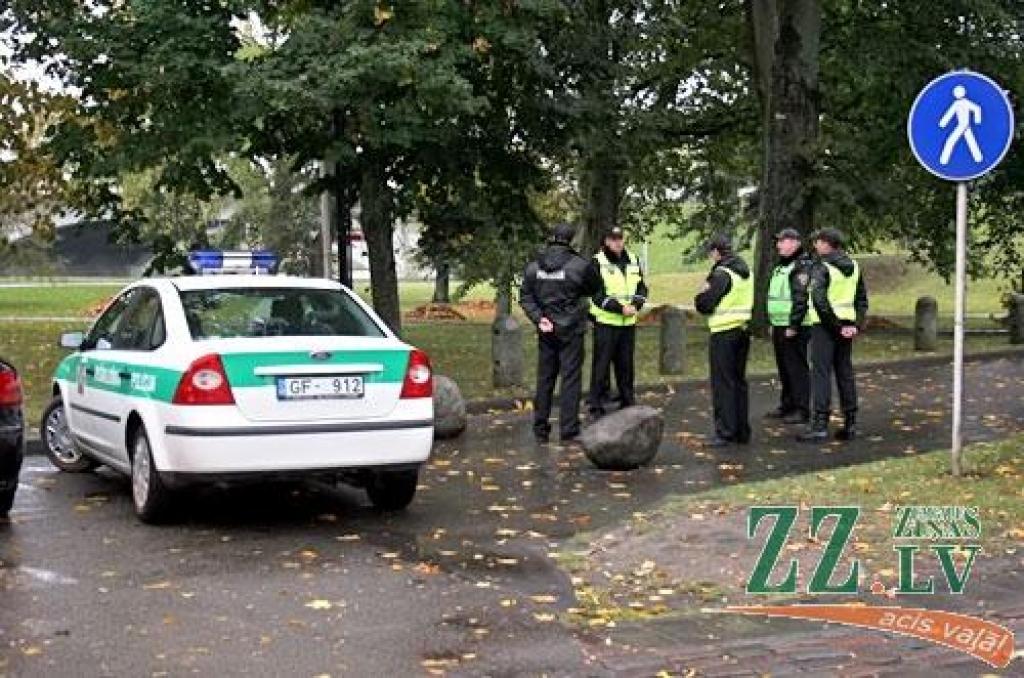 Pašvaldības policistiem gādā jaunus formastērpus