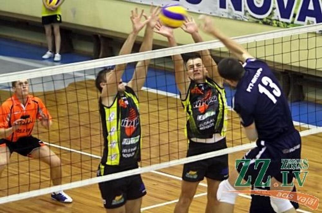 Volejbols. «Ozīši» «Schenker» līgas turnīru sāk ar uzvaru
