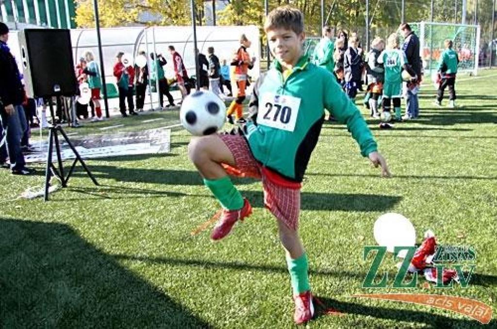 Futbola elementu konkursā noskaidroti Jelgavas posma labākie (ar foto)