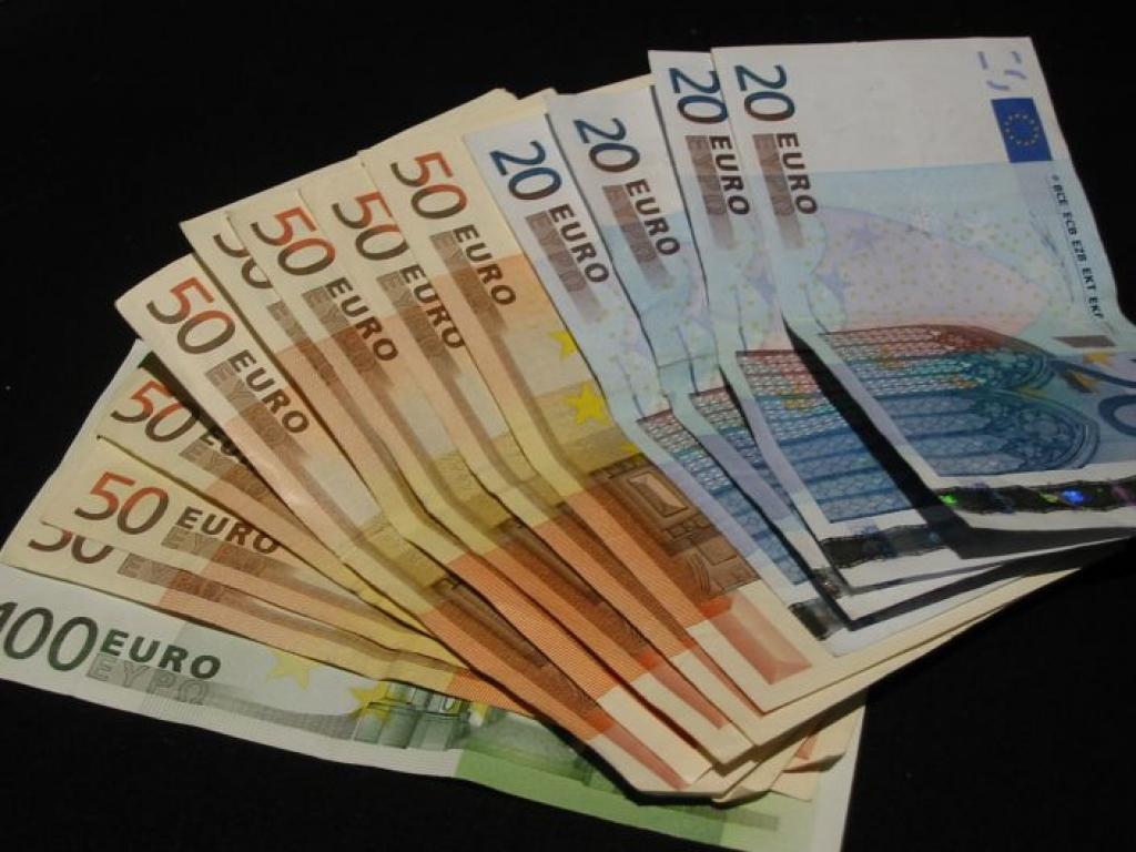 Papildināta - Banka: Iedzīvotāji un uzņēmumi vāji sagatavojušies eiro ieviešanai
