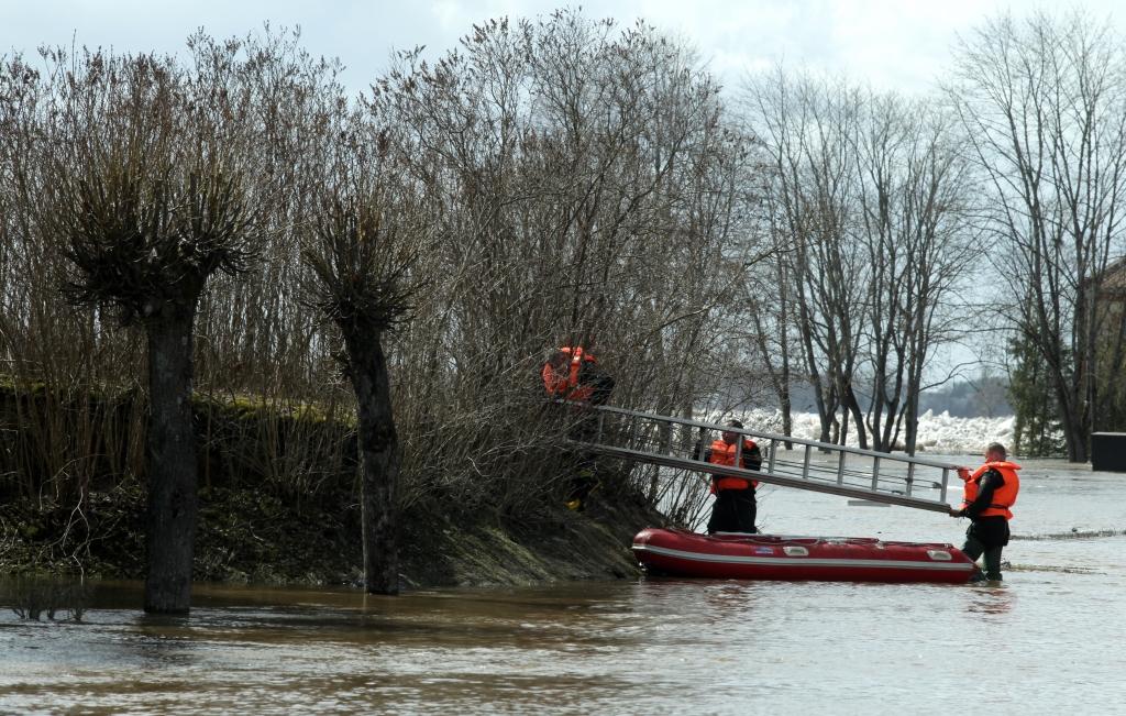 Ārkārtas situācija Daugavpilī izsludināta uz nedēļu; plūdos cietušajiem varētu izmaksāt kompensācijas