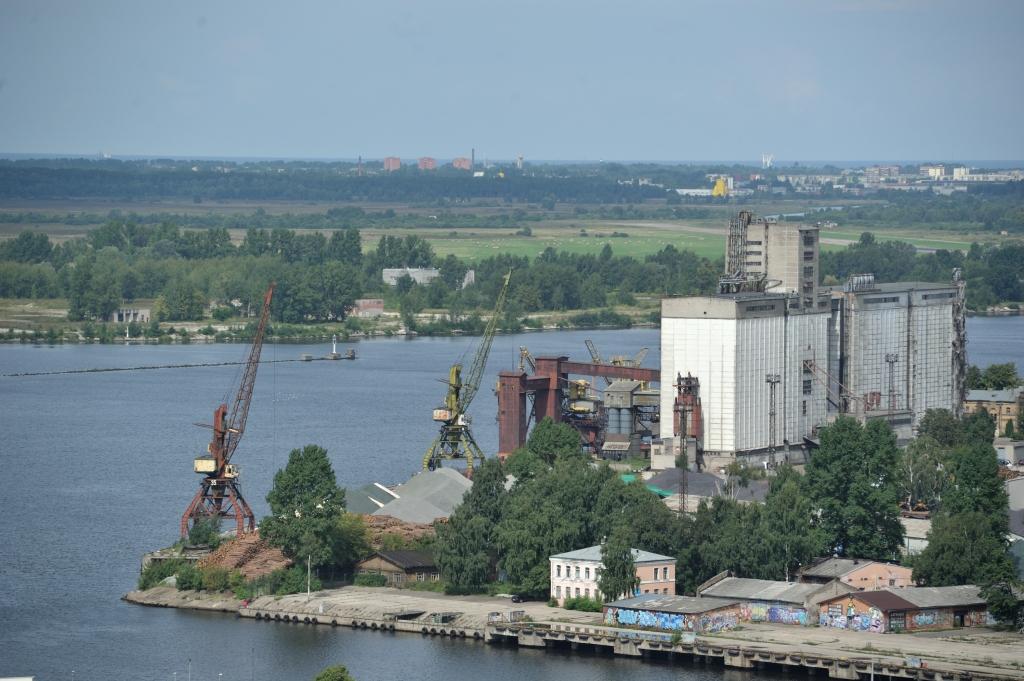 Japāņi ienāk Rīgas ostā