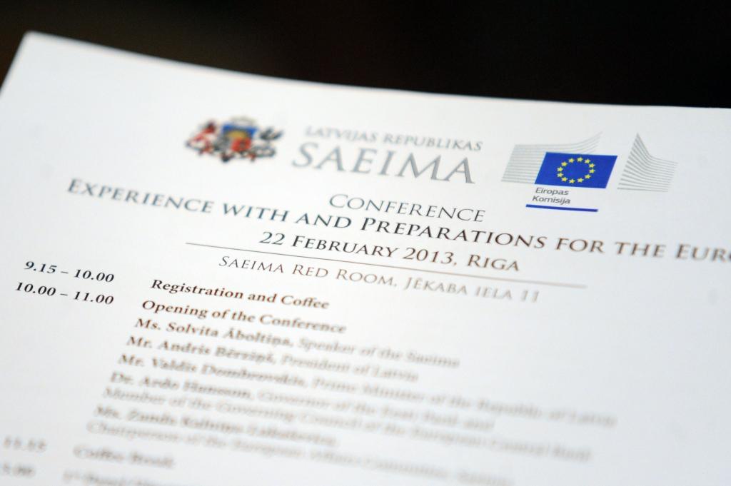 Saeimas komisija apstiprina Latvijas Konverģences programmu 2013.-2016.gadam