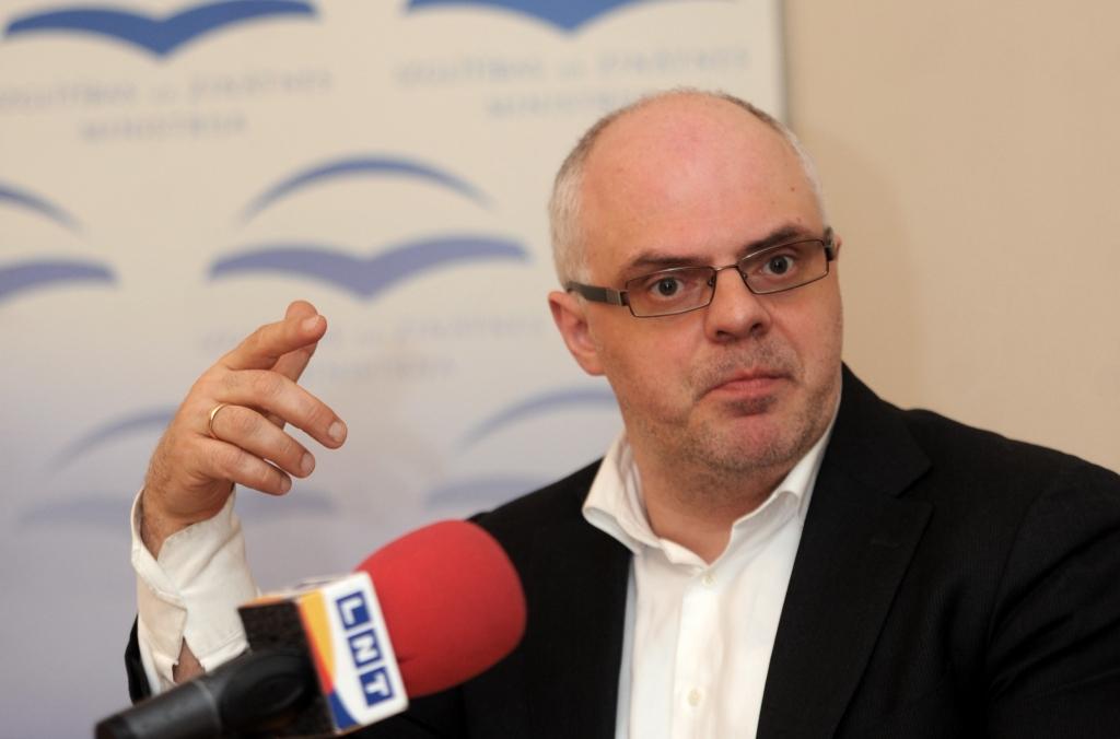 Vērtēs, vai veselības stāvoklis ļauj Ķīlim turpināt darbu ministra amatā