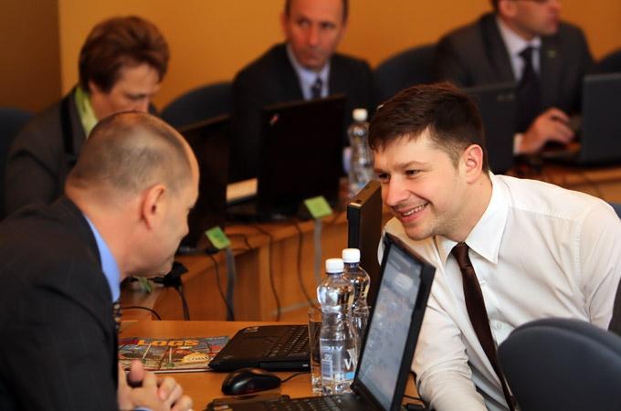 Deputāti šodien atbalstījuši konkursa rīkošanu par diennakts aptiekas atvēršanu