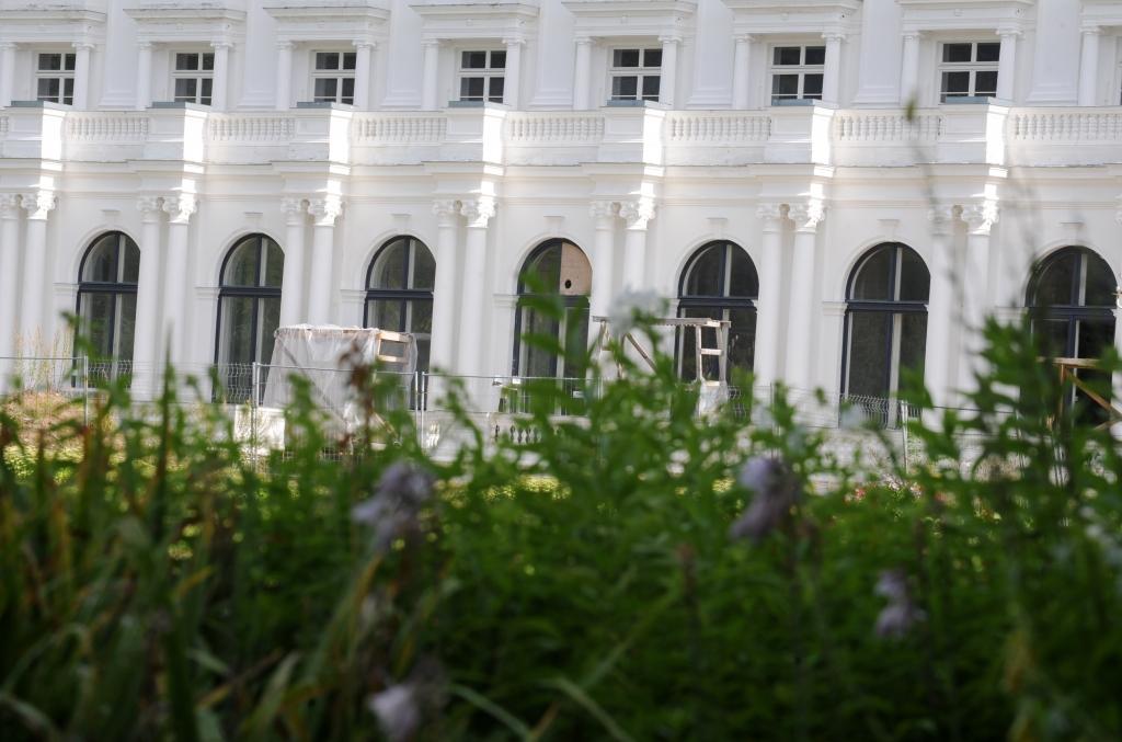 Administrators Rietumu bankai pieprasa atdot Ķemeru sanatorijas gleznas