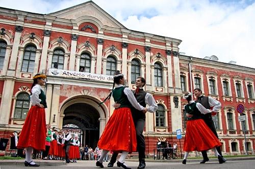 LLU Padomnieku konvents iepazīsies ar situāciju augstākajā izglītībā un piedalīsies augstskolas 150 gadu jubilejas koku audzes stādīšanā