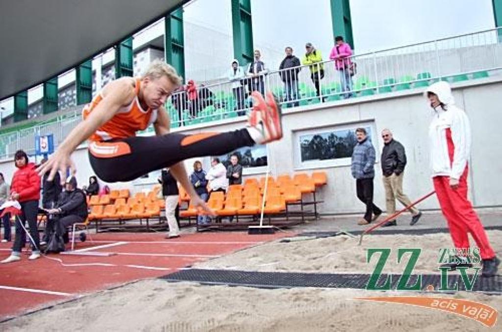 Vieglatlētika. Ap 100 sportistu iemēģina jauno ZOC stadionu U.Samsona kausa izcīņā (ar foto)