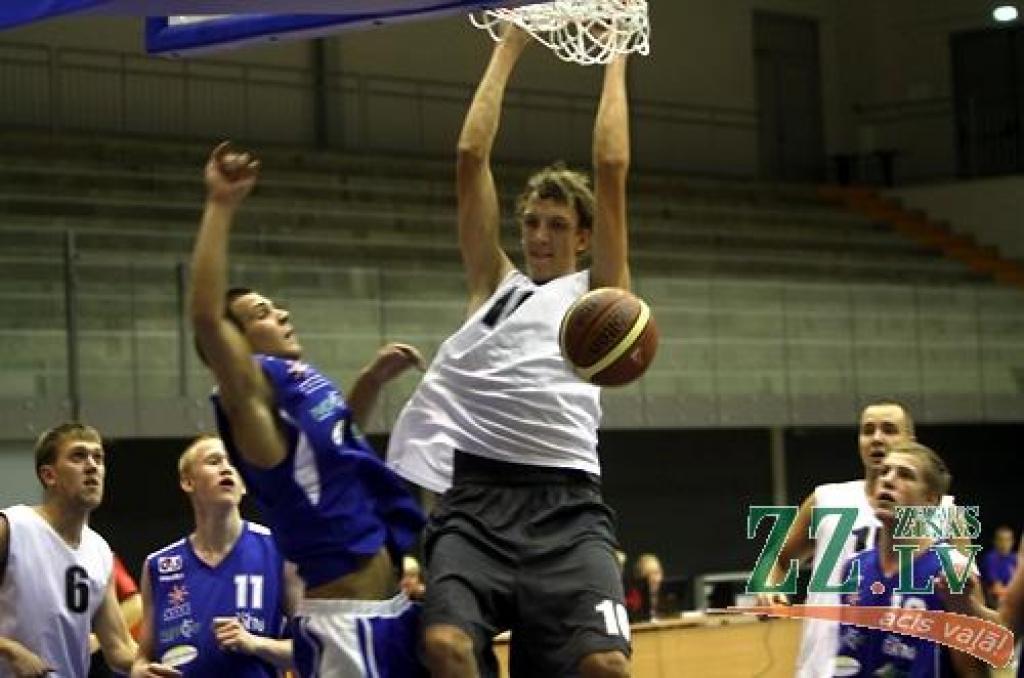 Basketbols. Jelgavas Domes kausa izcīņu BK «Zemgale» sāk ar uzvaru pār igauņiem (ar foto)