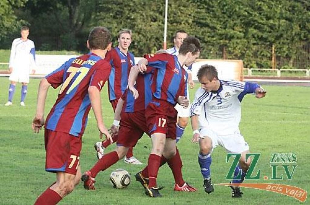 Futbols. FK «Jelgava» pārtrauc neuzvarēto spēļu sēriju (ar foto)