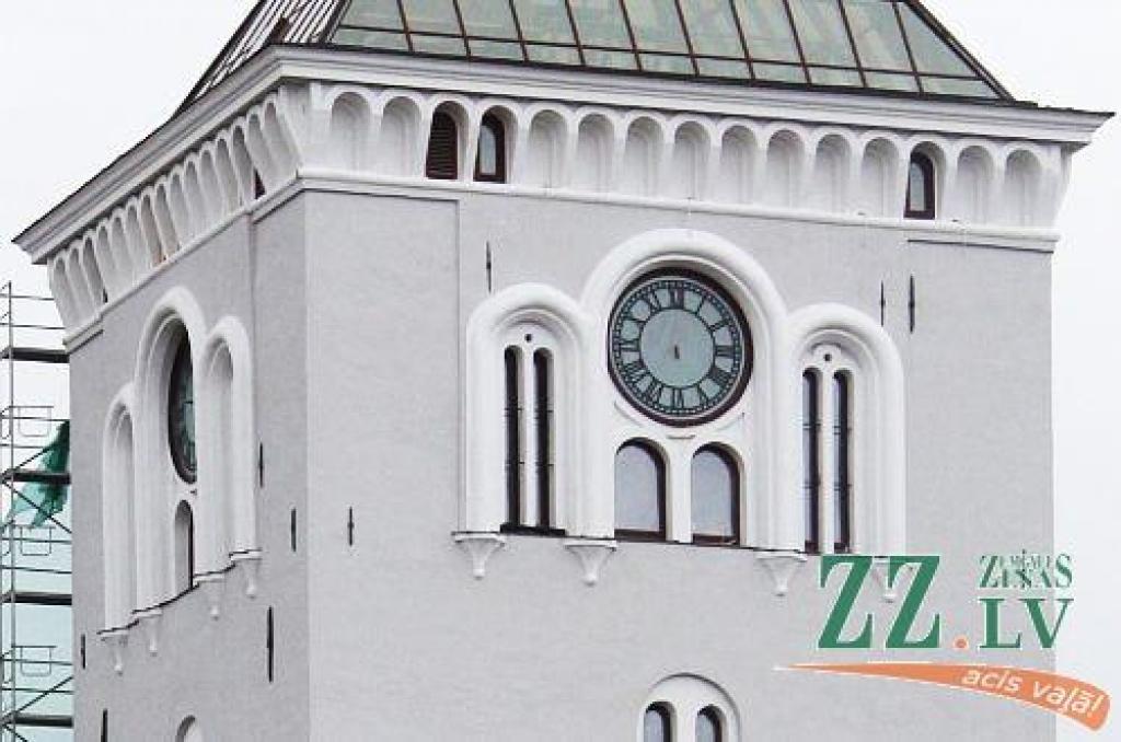 Torņa pulkstenis spēlēs tautasdziesmas