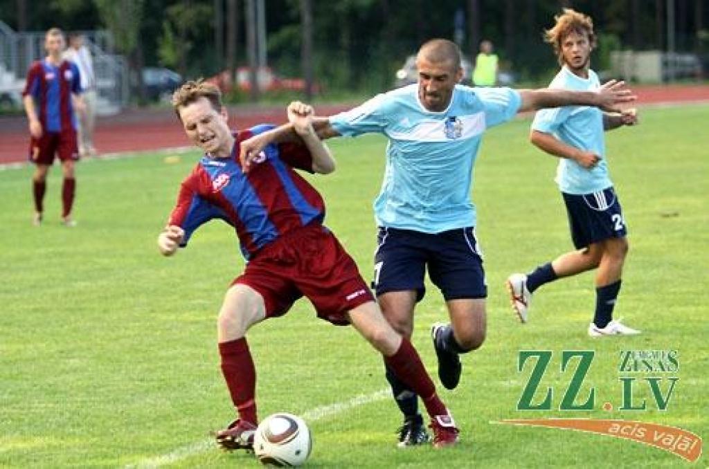 Futbols. FK «Jelgava» viesos zaudē FK «Jūrmala VV» komandai (ar foto)