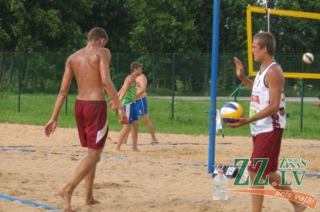 Pludmales volejbols. Valgundnieks Armands Āboliņš gatavojas pasaules čempionātam