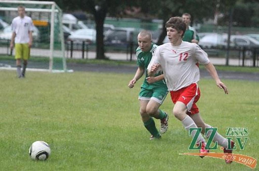Minifutbols. Pilsētas čempionāts vasaras vakaros (ar foto)