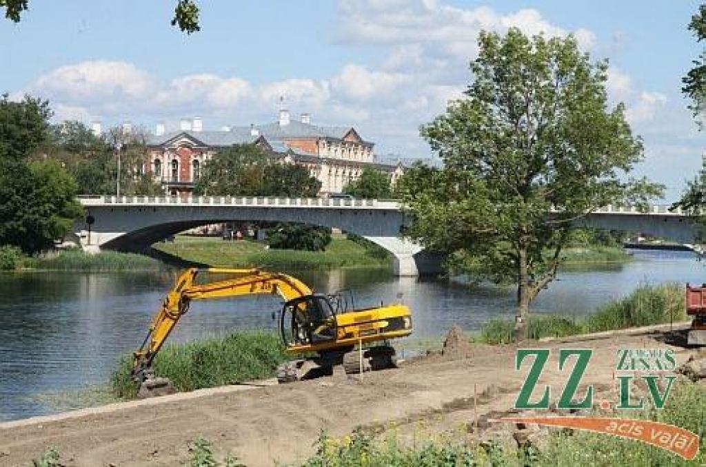 Jaunajā pludmalē uzieti četri lādiņi; brīdina atpūtniekus tur neuzturēties