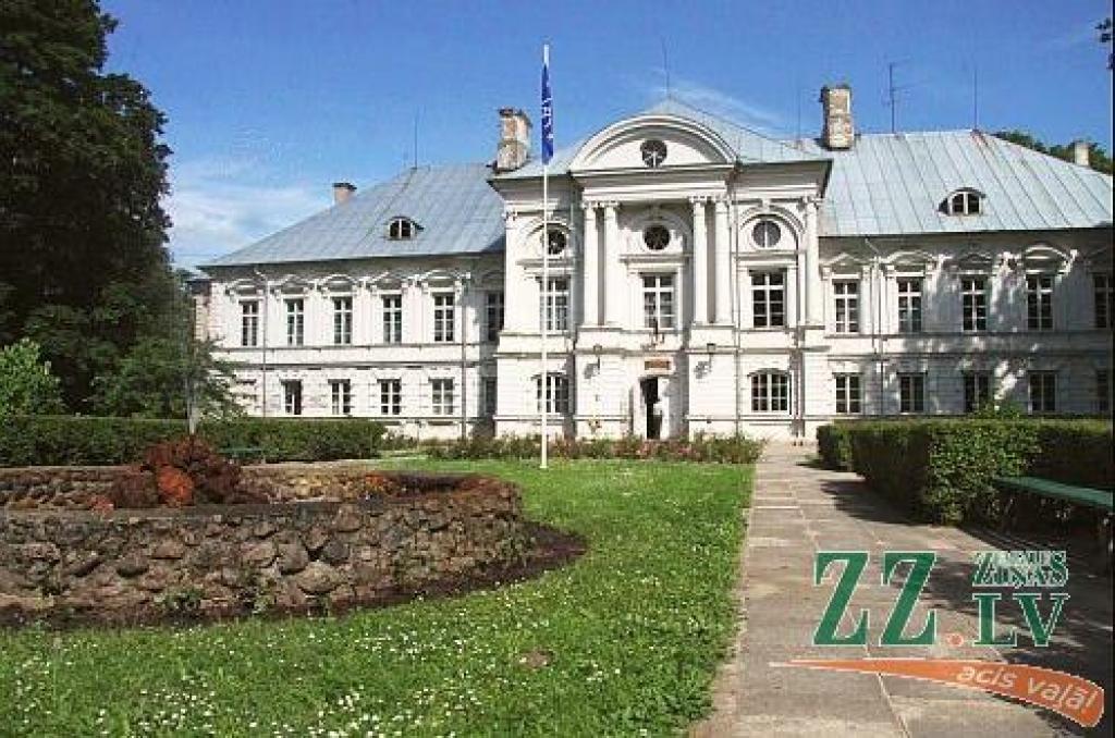 Pēc nedēļas Zaļās muižas ēka svinēs 235 gadu jubileju (ar foto)