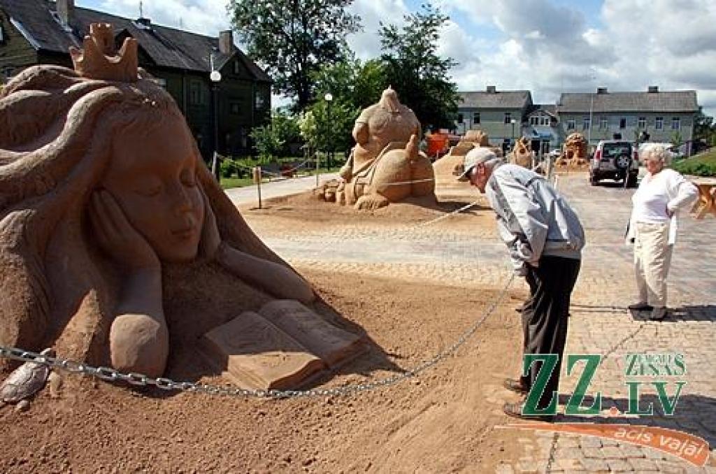 Jūlijā Jelgavā atkal notiks smilšu skulptūru festivāls, kam gādā 450 tonnas smilšu